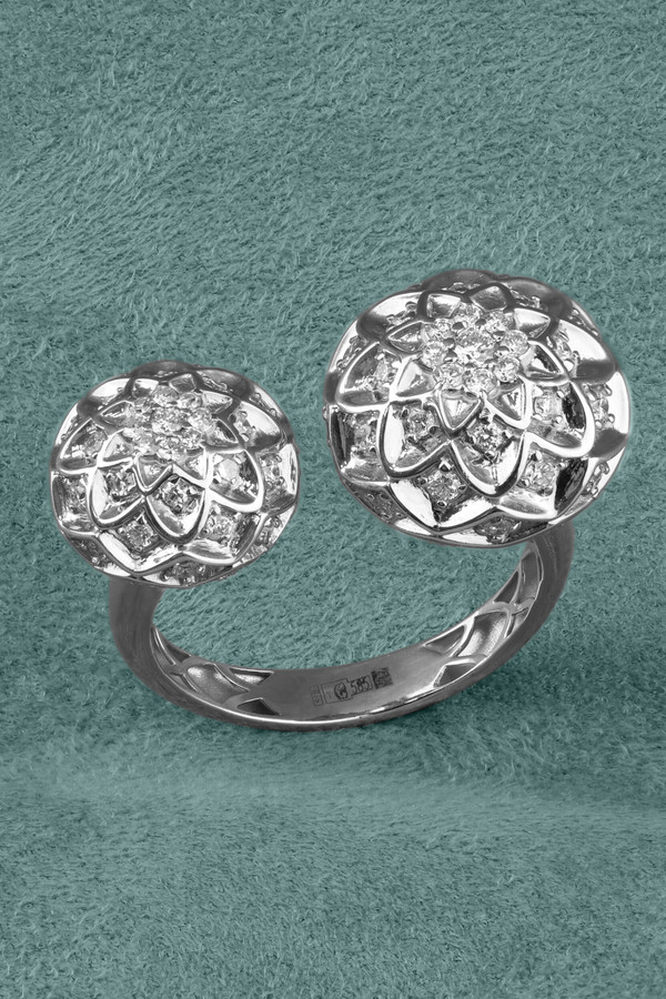 Кольцо из белого золота c бриллиантами