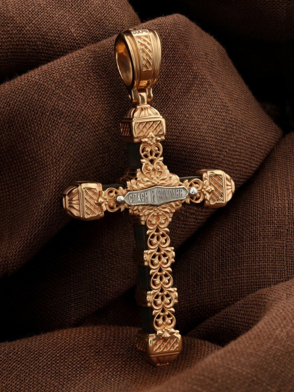 Крест из золота c эбеновым деревом