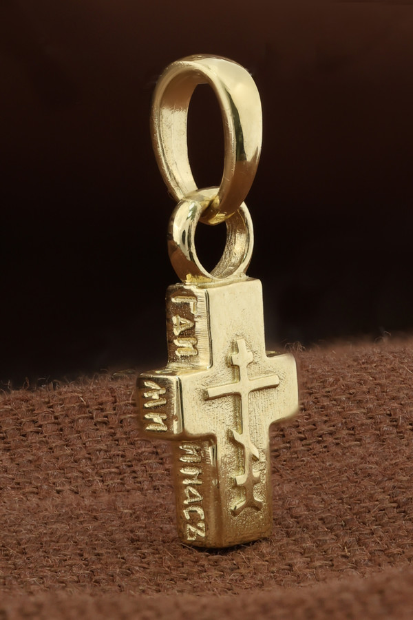 Крест из лимонного золота