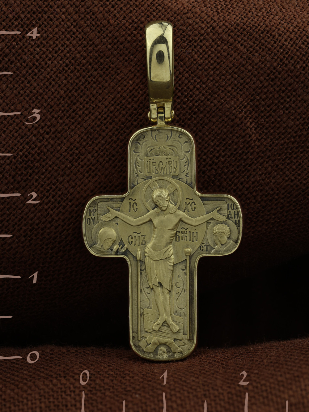 Крест из зелёного золота