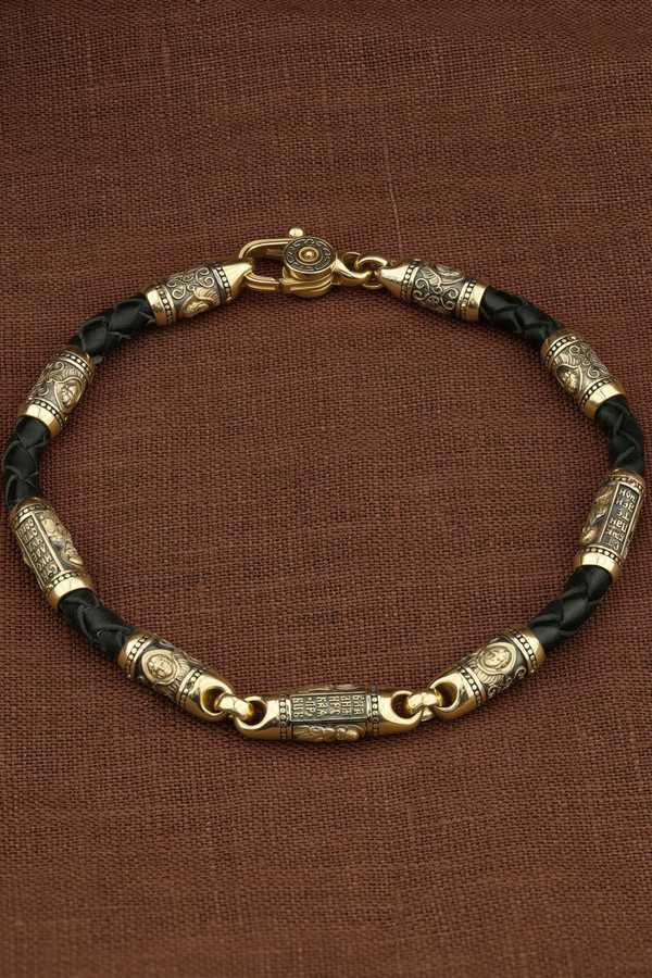 Браслет из лимонного золота c кожаным шнурком