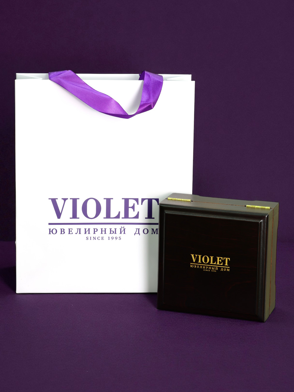 Цепь из белого золота c ониксом