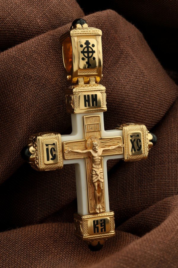 Крест из лимонного золота c эмаль , ониксом и бивнем мамонта