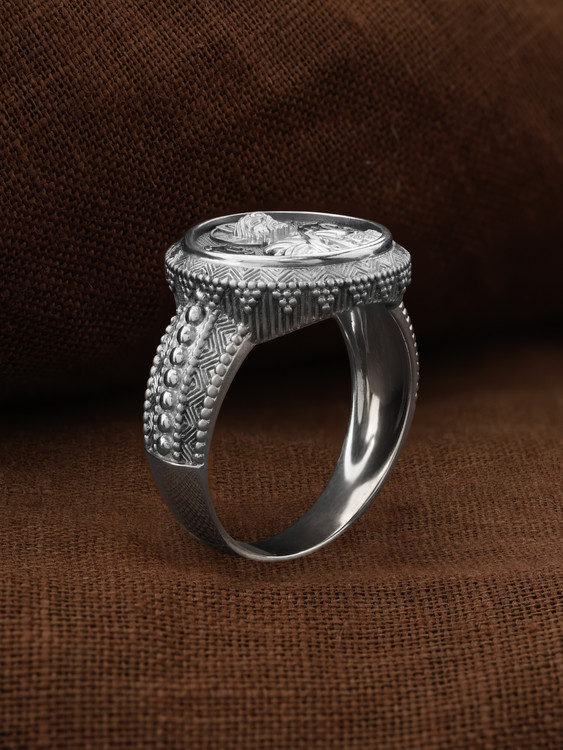 Кольцо из белого золота