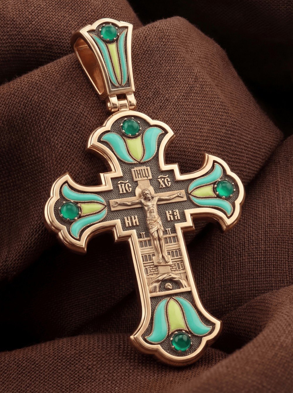 Крест из золота c эмаль и хризопразом