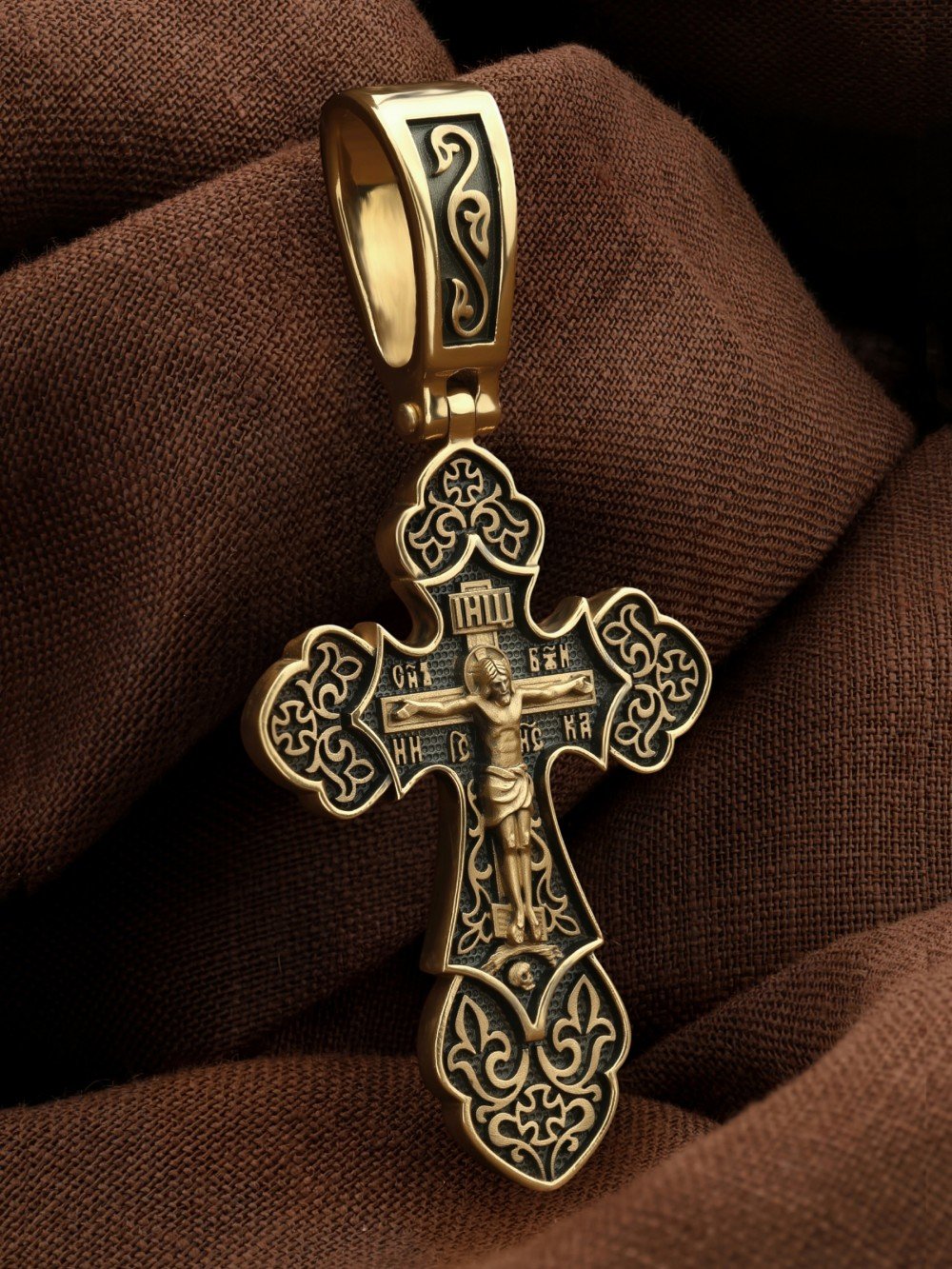 Крест из лимонного золота