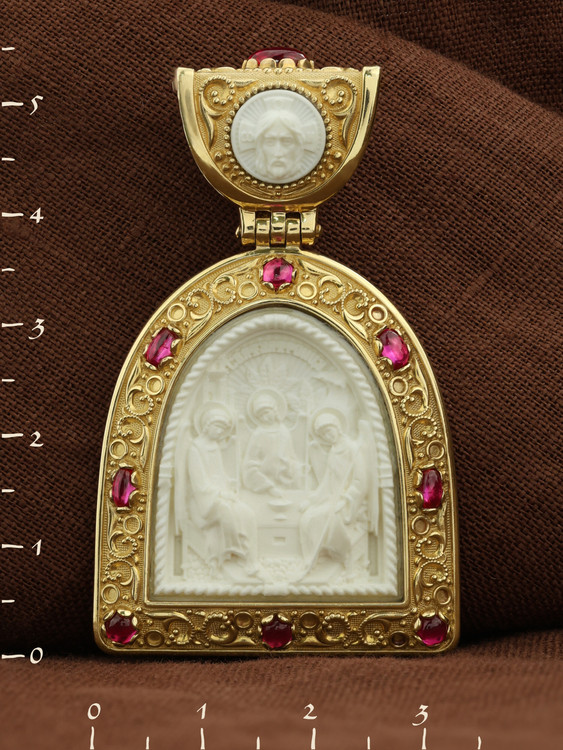 Образок из лимонного золота c эмаль , рубином и бивнем мамонта