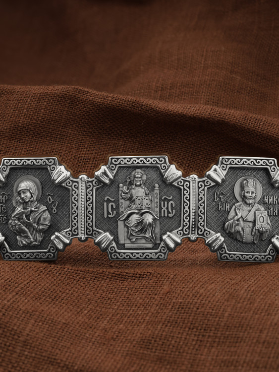 Браслет из белого золота c шнурком