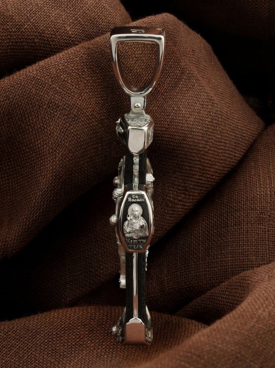 Крест из белого золота c эбеновым деревом