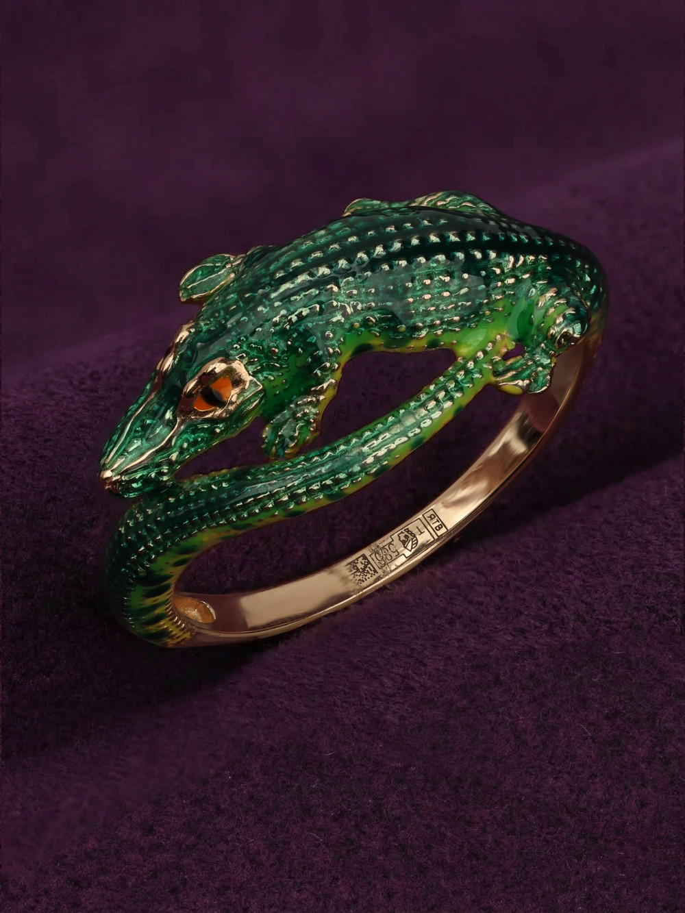 Кольцо из золота c эмаль