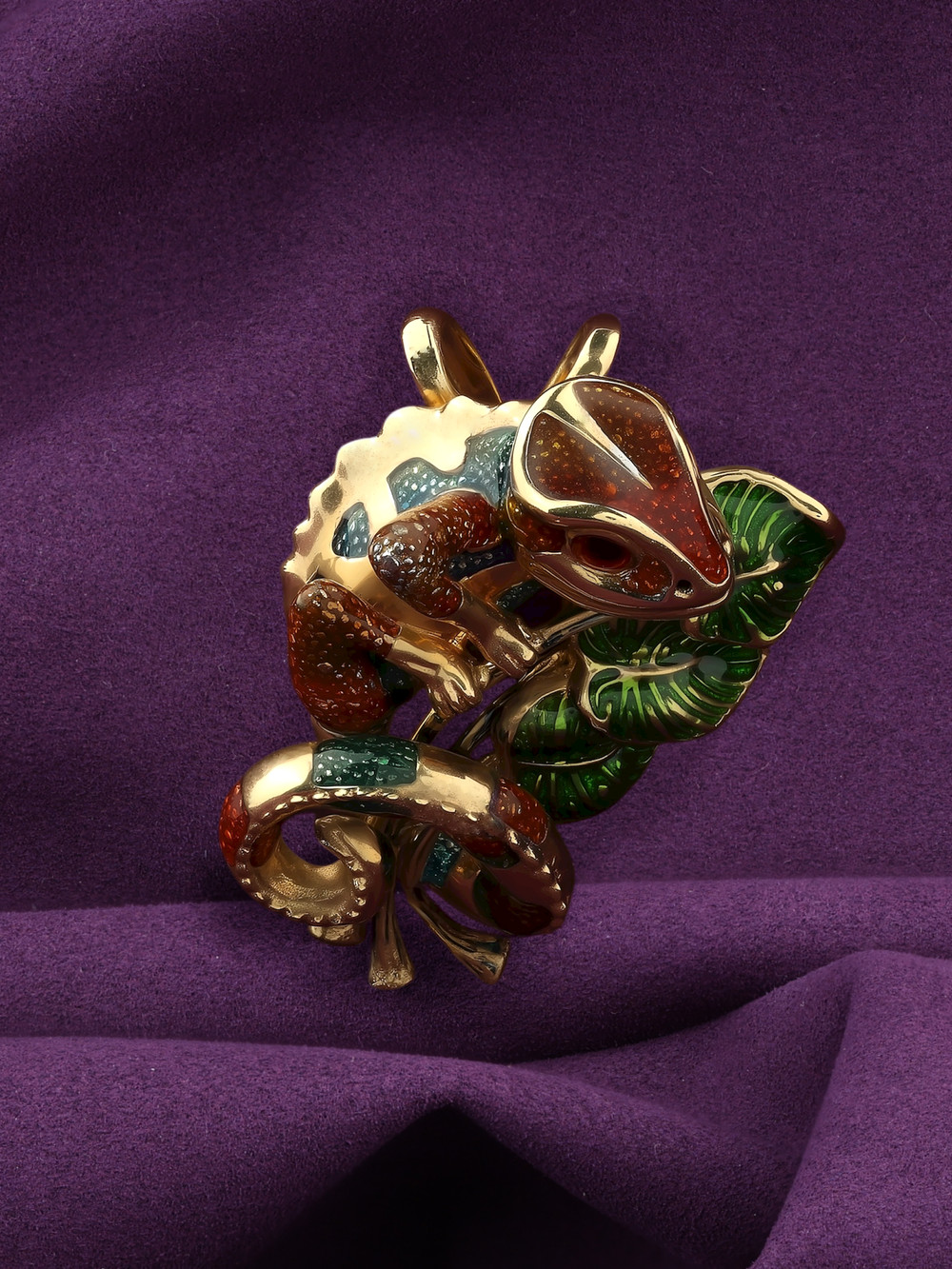 Подвеска из лимонного золота c эмаль и гранатом