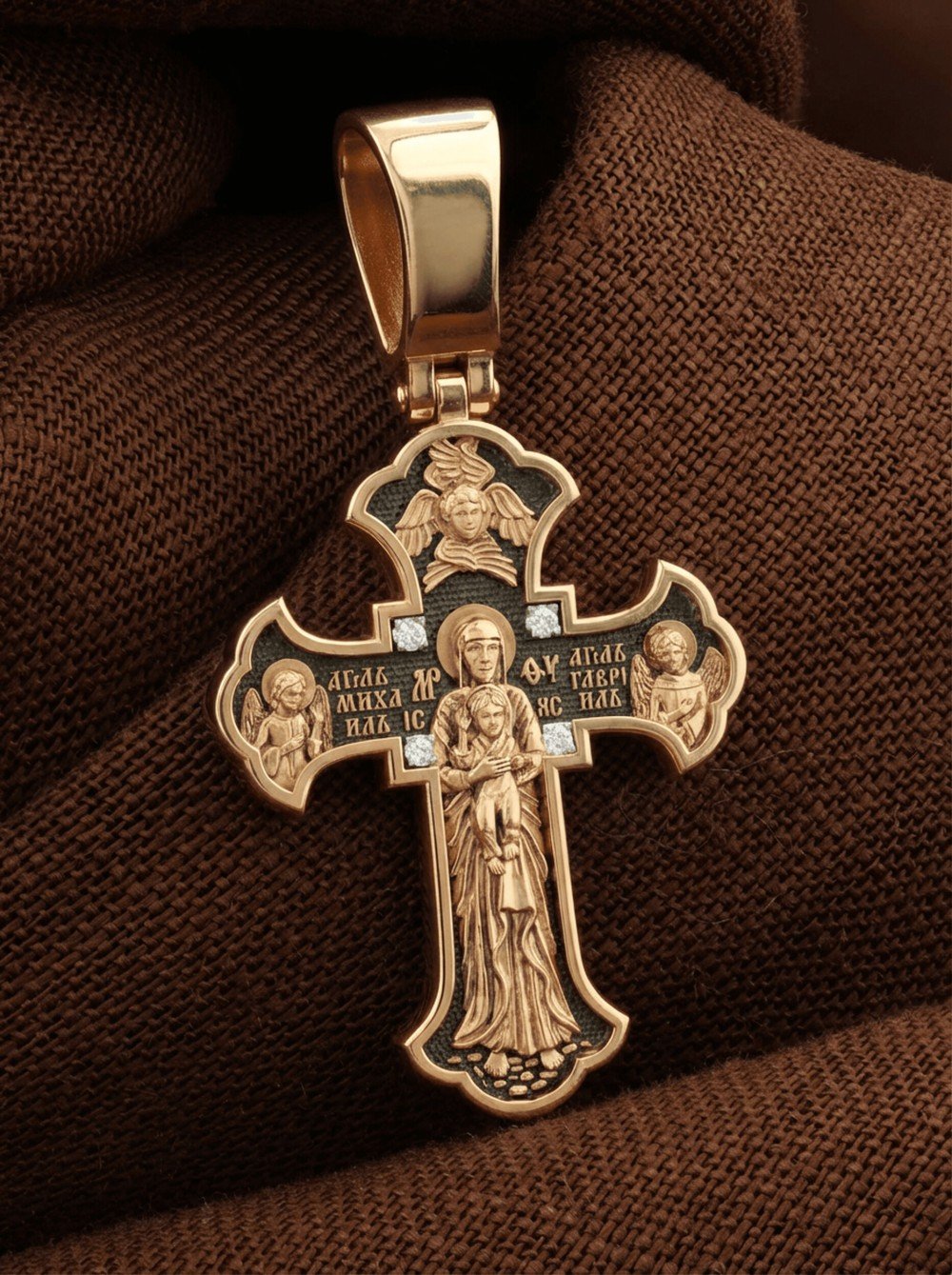 Крест из золота c бриллиантами