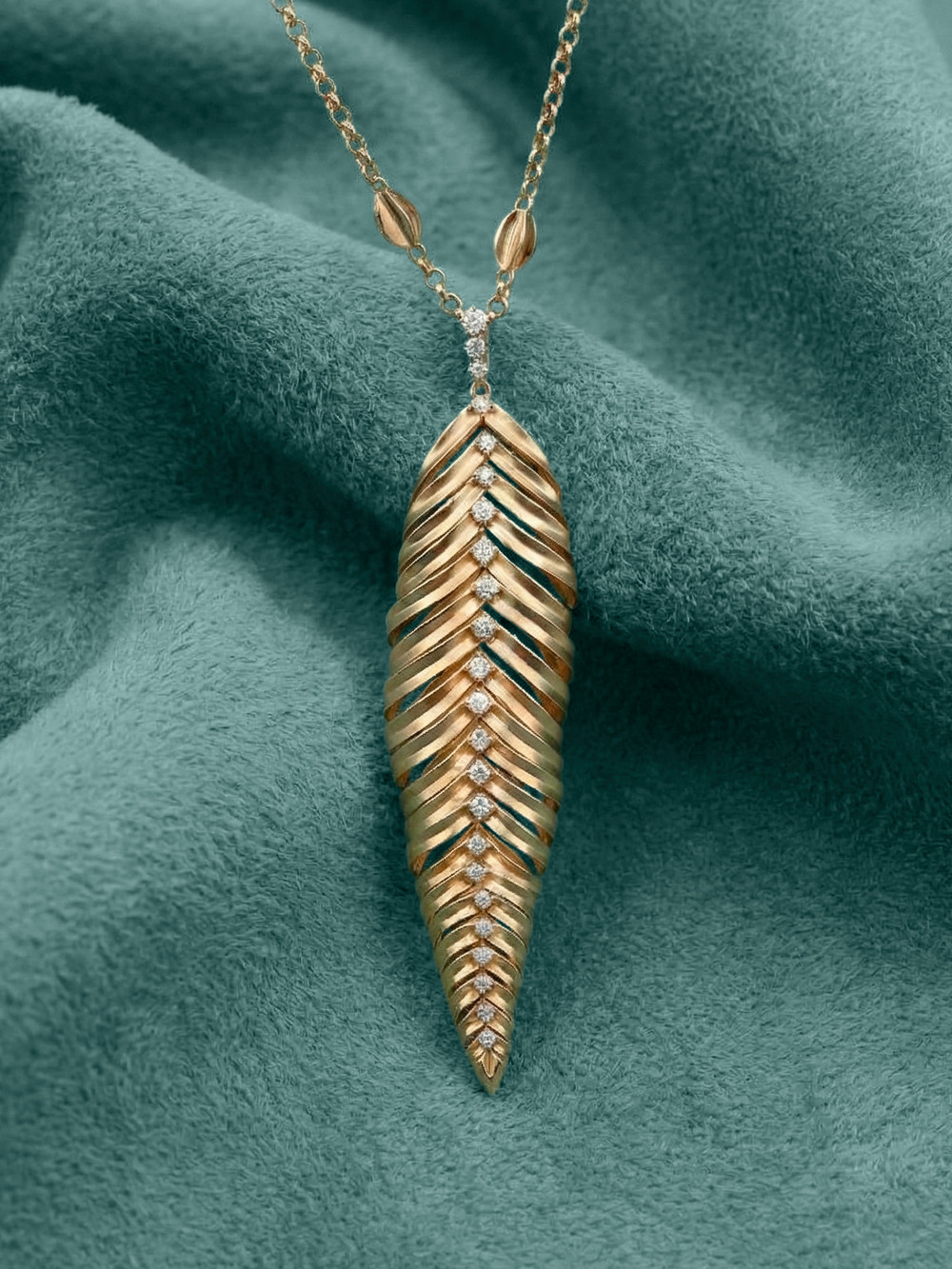 Колье из золота c бриллиантами