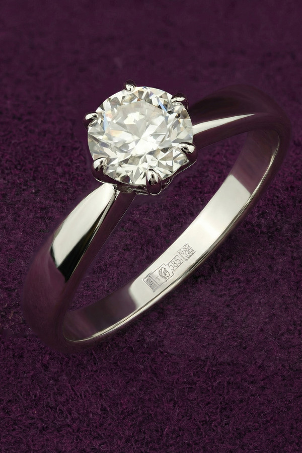 Кольцо из белого золота c бриллиантами