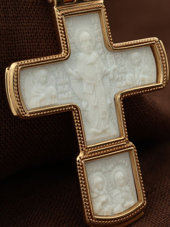 Крест из золота c бивнем мамонта