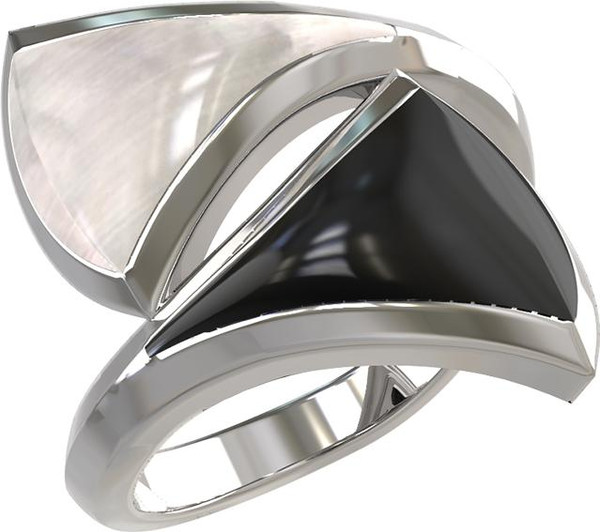 Кольцо из белого золота c ониксом и перламутром