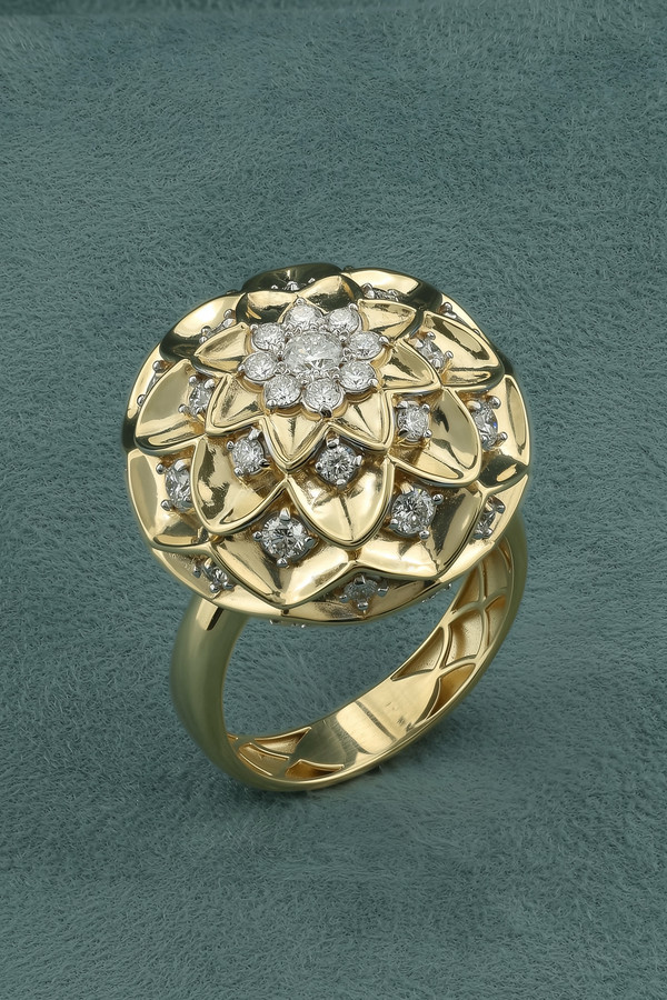 Кольцо из лимонного золота c бриллиантами