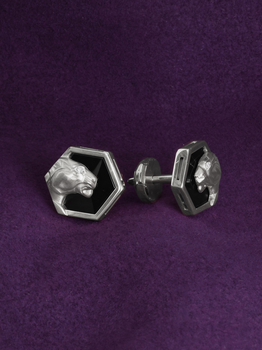 Серьги из белого золота c бриллиантами и ониксом