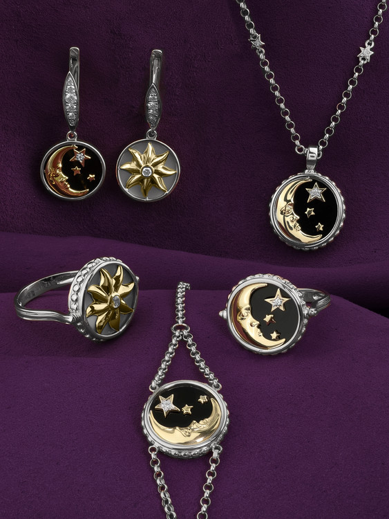 Браслет из белого золота c бриллиантами, ониксом и перламутром