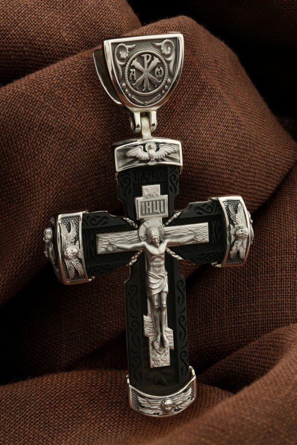 Крест из белого золота c эбеновым деревом