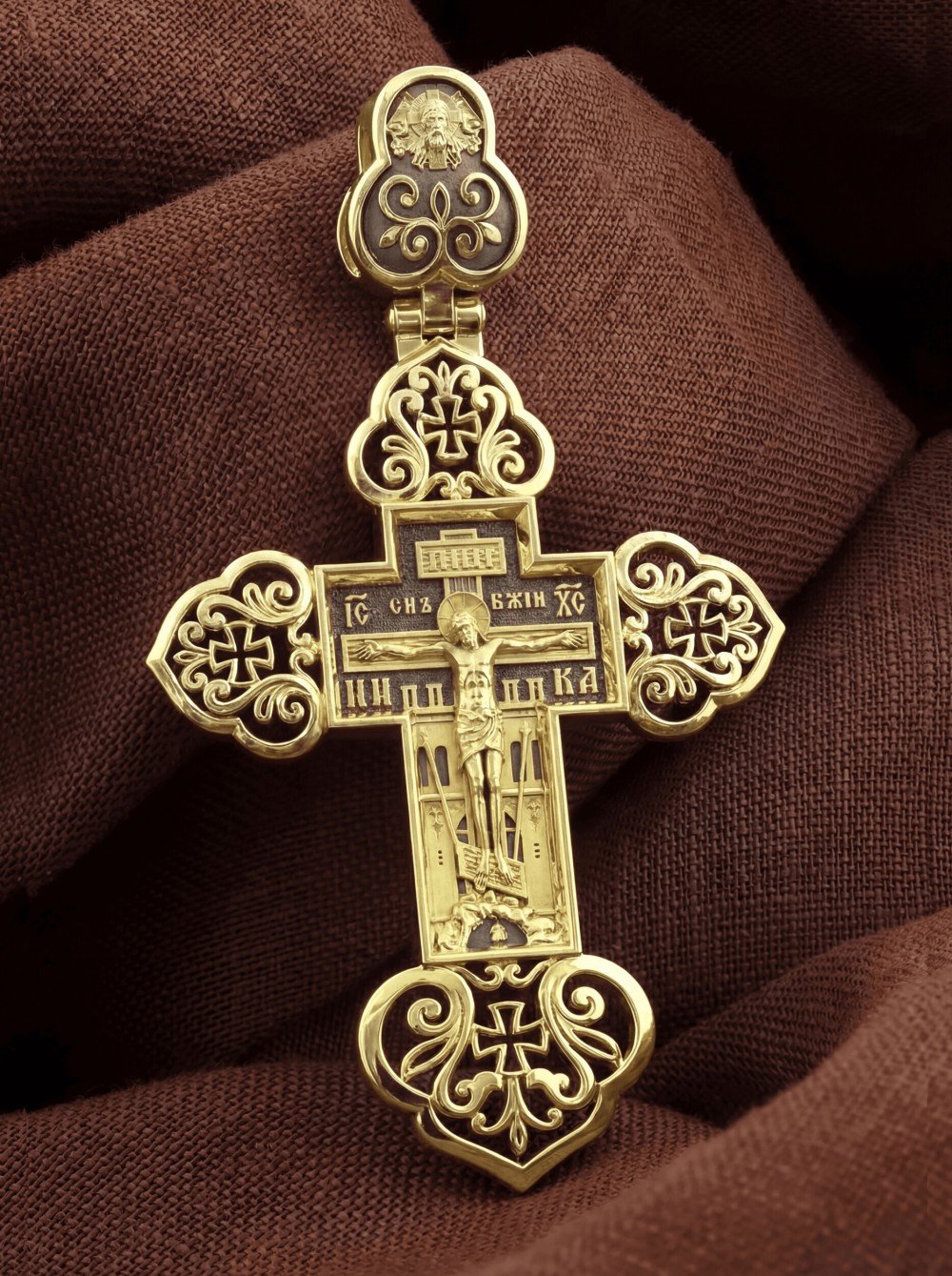 Крест из лимонного золота