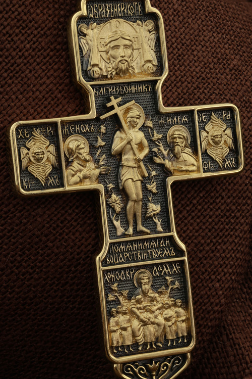 Крест из лимонного золота