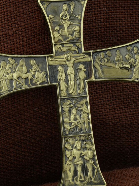 Крест из зелёного золота