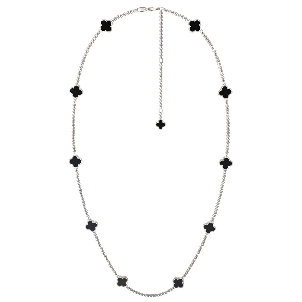 Колье из белого золота c ониксом