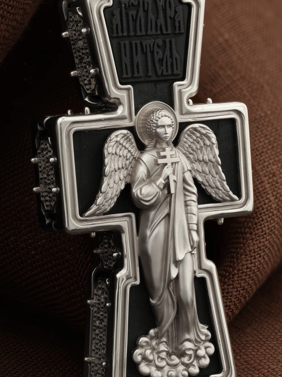 Крест из белого золота c эбеновым деревом