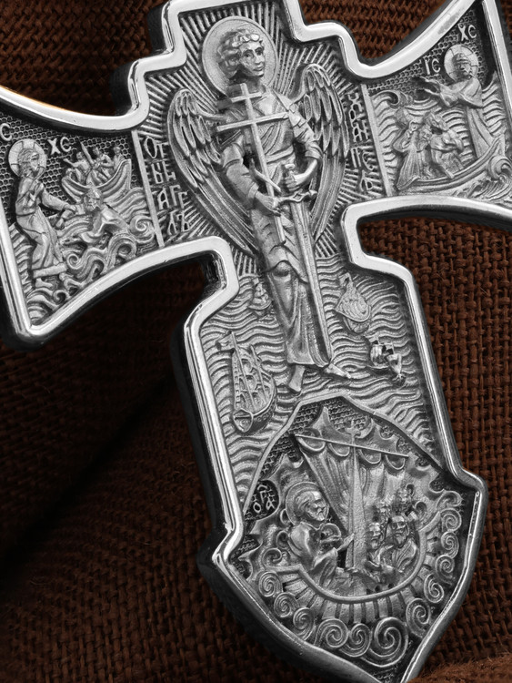 Крест из белого золота