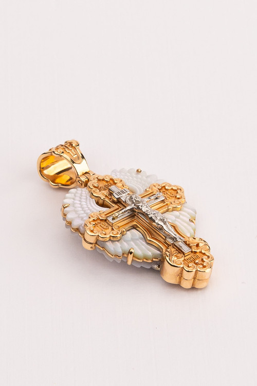 Крест из золота c перламутром