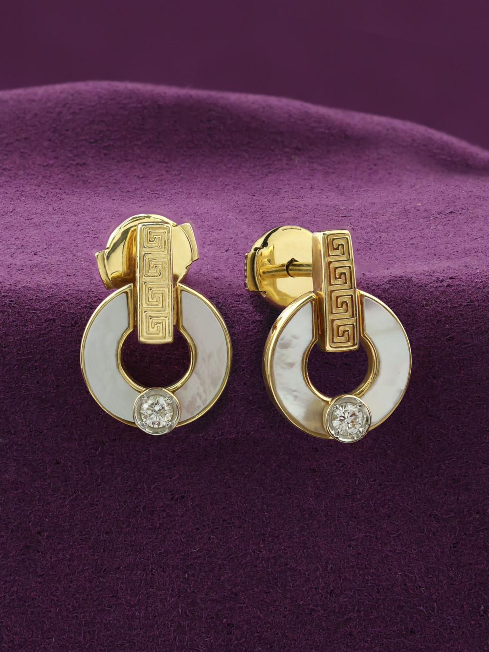 Серьги из лимонного золота c бриллиантами и перламутром