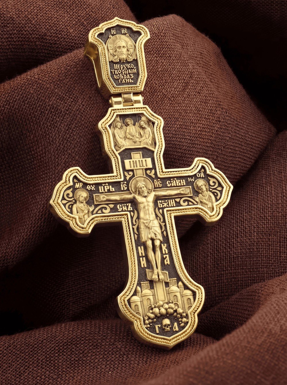 Крест из лимонного золота