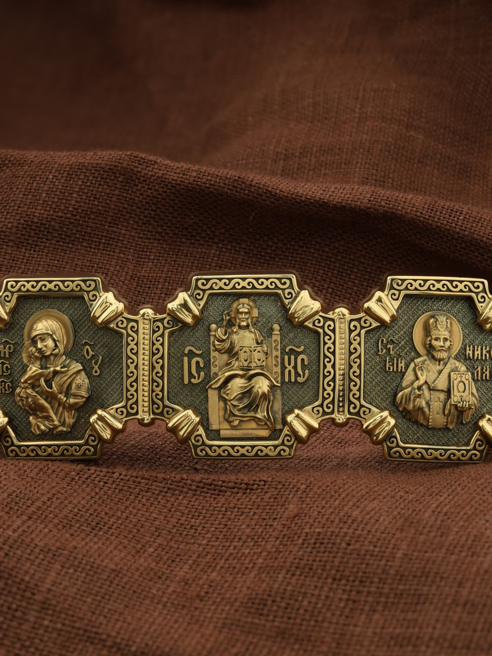 Браслет из лимонного золота c шнурком