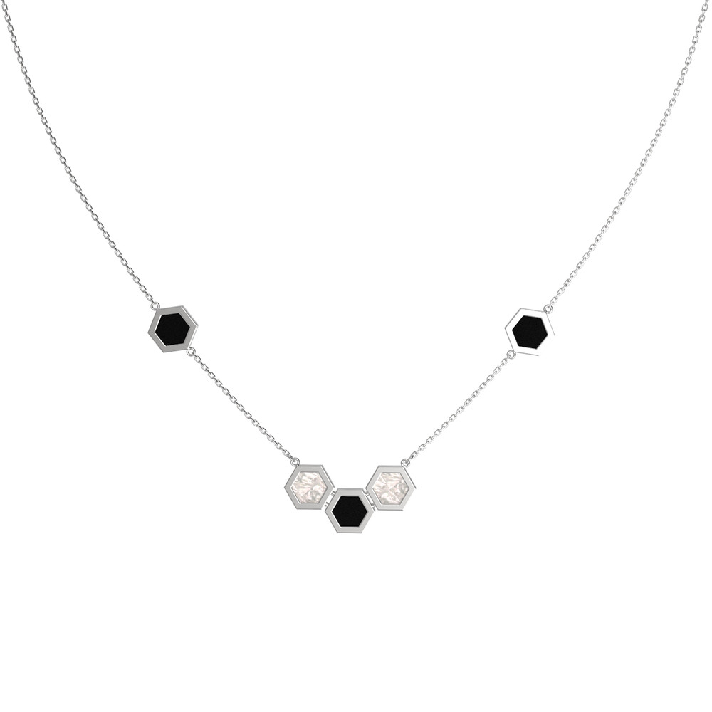 Колье из белого золота c ониксом и перламутром