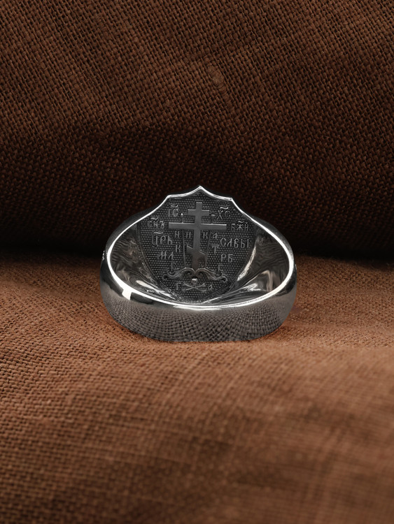 Кольцо из белого золота