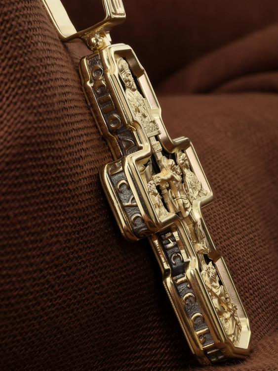 Крест из лимонного золота c ониксом