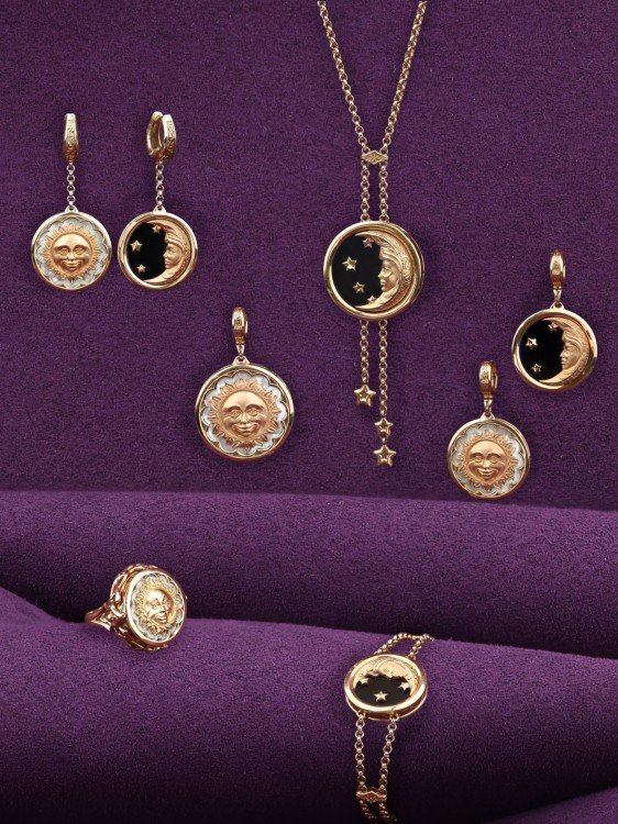 Кольцо из золота c ониксом и перламутром