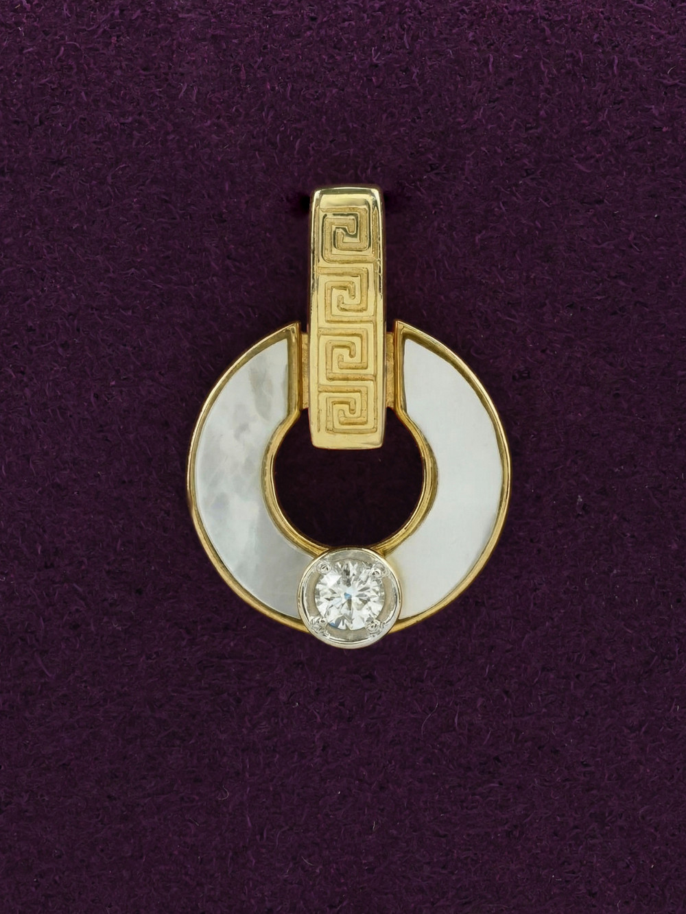 Подвеска из лимонного золота c бриллиантами и перламутром