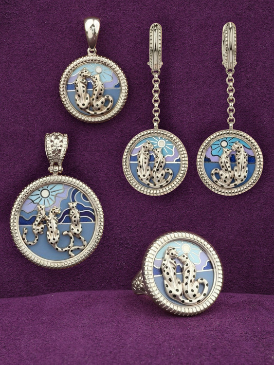 Кольцо из белого золота c эмаль