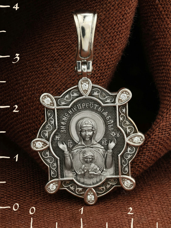 Образок из белого золота c бриллиантами