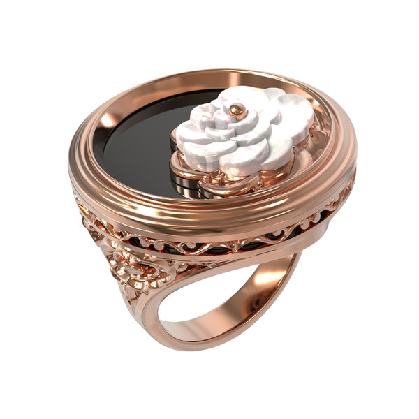 Кольцо из золота c ониксом и перламутром