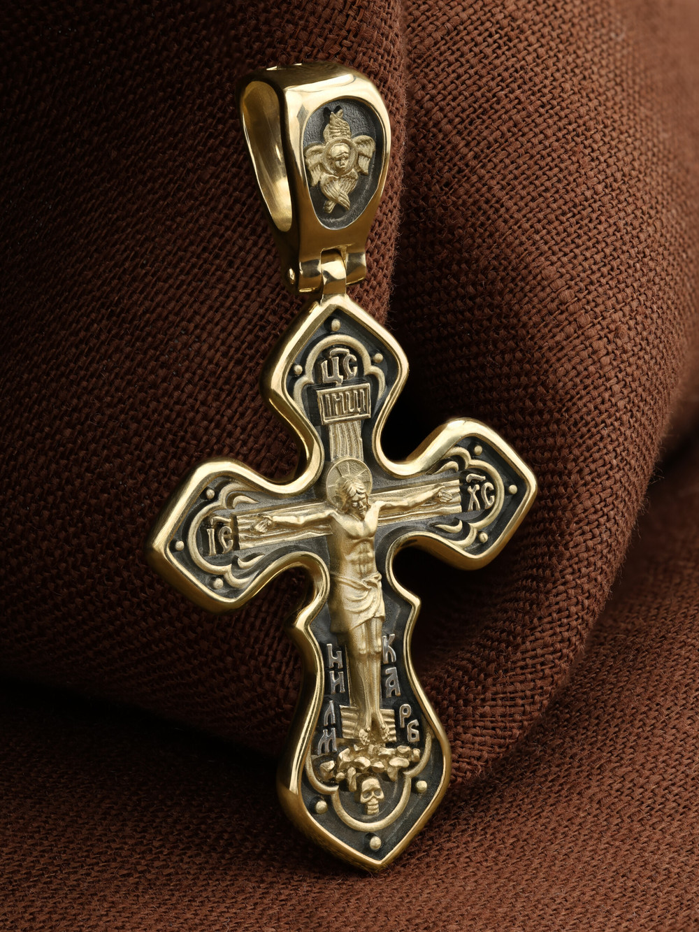 Крест из лимонного золота