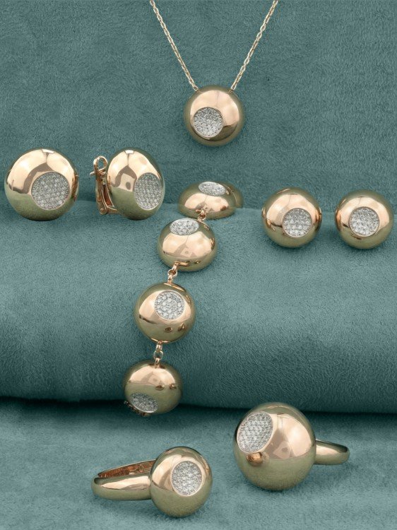 Кольцо из золота c бриллиантами