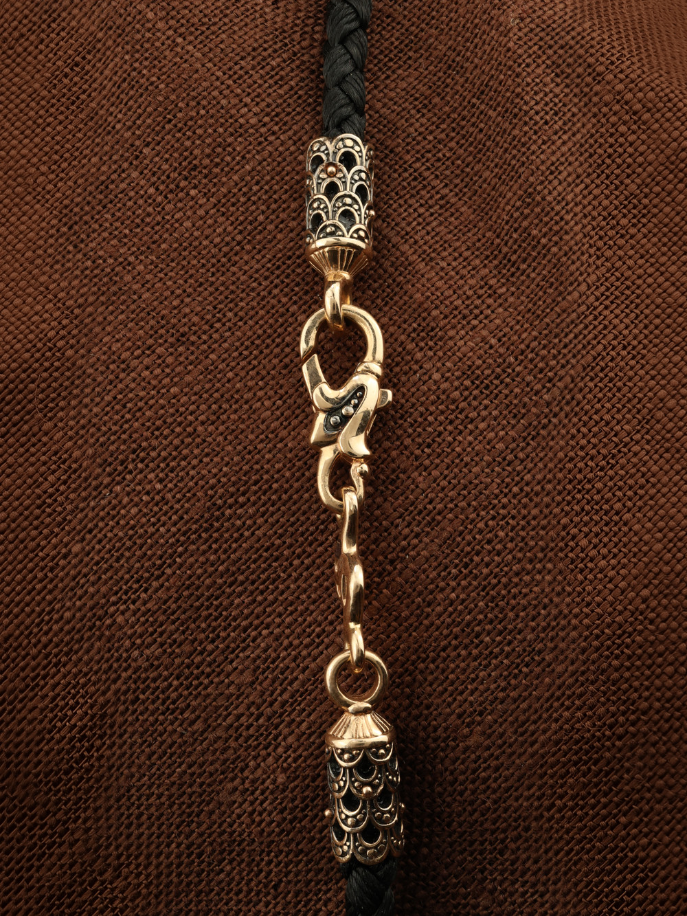 Шнурок шёлковый из золота c шёлковым шнурком