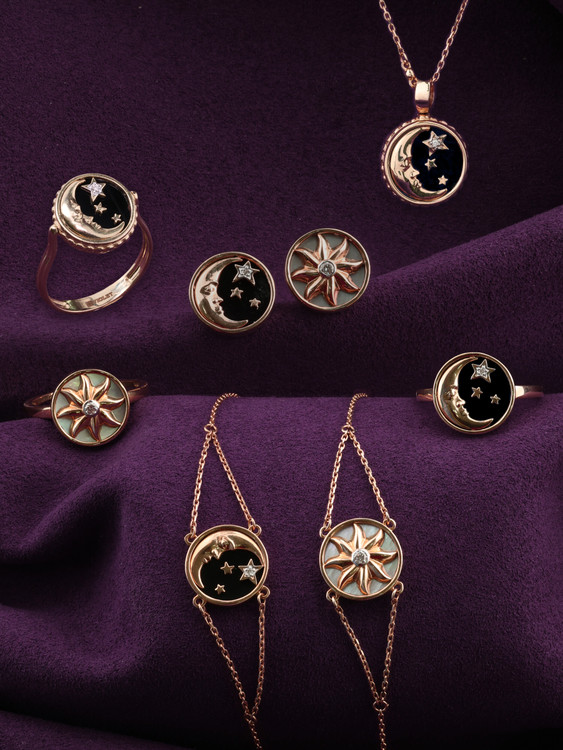 Колье из золота c бриллиантами, ониксом и перламутром