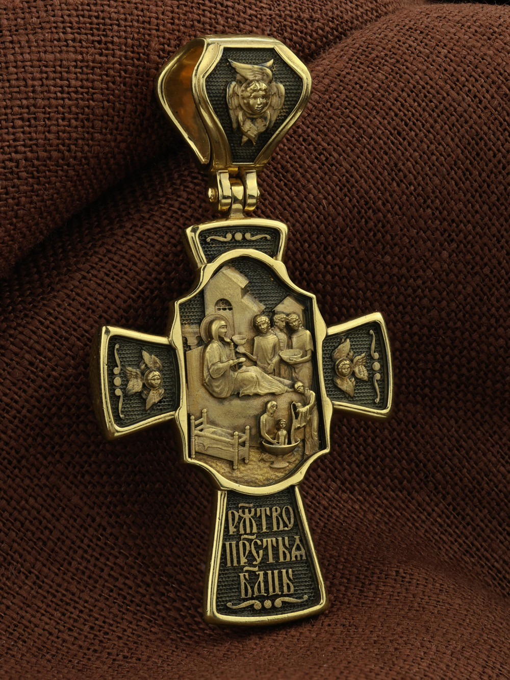 Крест из лимонного золота