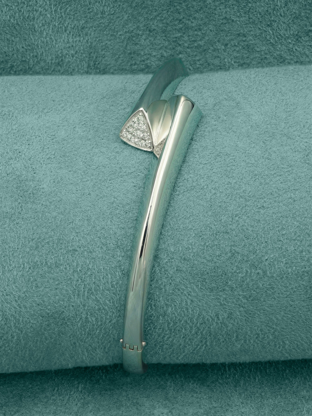 Браслет из белого золота c бриллиантами