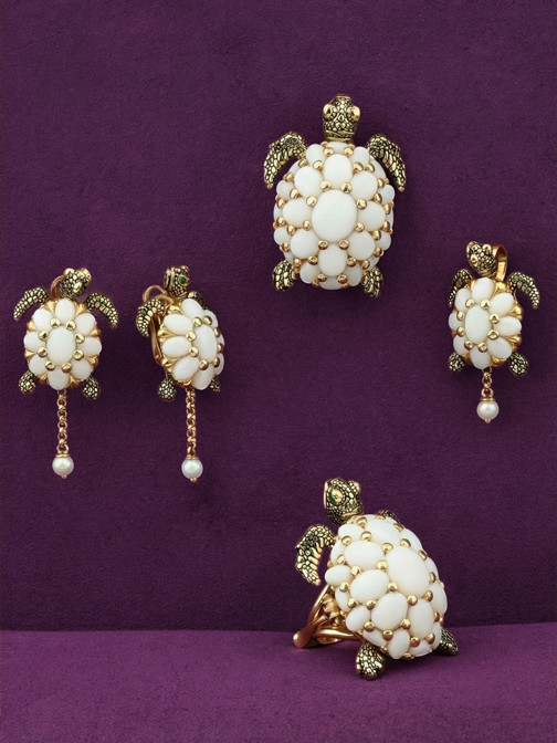 Серьги из лимонного золота c эмаль , жемчугом и бивнем мамонта