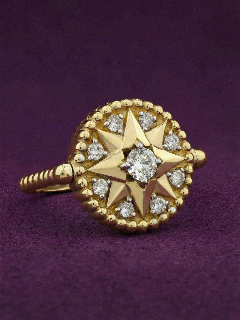 Кольцо из золота c бриллиантами